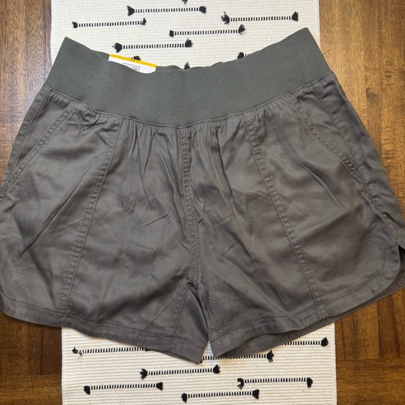 NWT Member's Mark Tencel Shorts - Relaxed Fit - Size Medium - Olive green - Picture 1 of 3